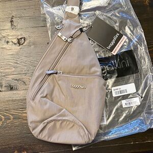 Baggallini mini sling bag NWT